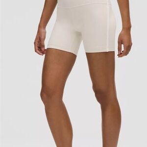 Lululemon Align White Biker Shorts (Size 6. Never Worn)